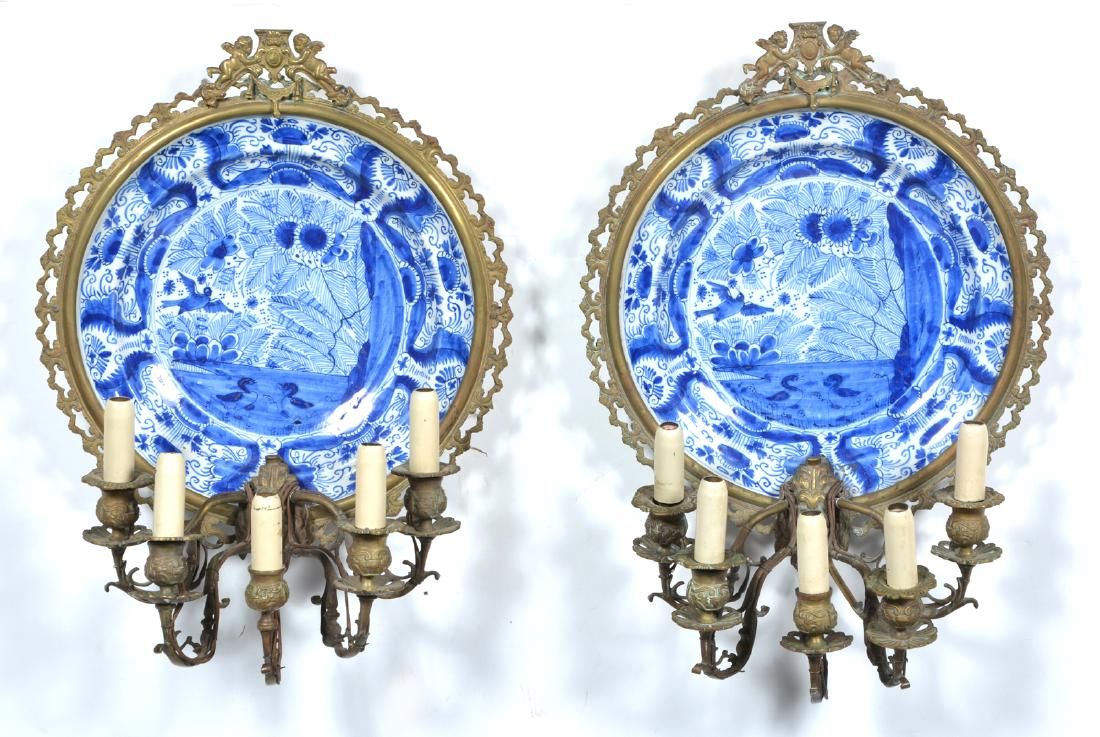 PAIR OF DUTCH DELFT BLUE AND