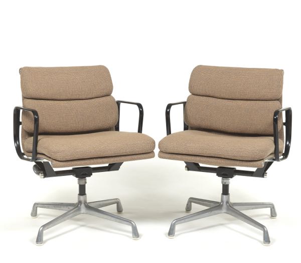 PAIR OF EAMES FOR HERMAN MILLER