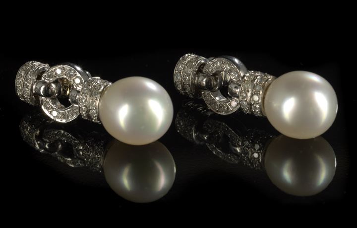Pair of Elegant Eighteen-Karat