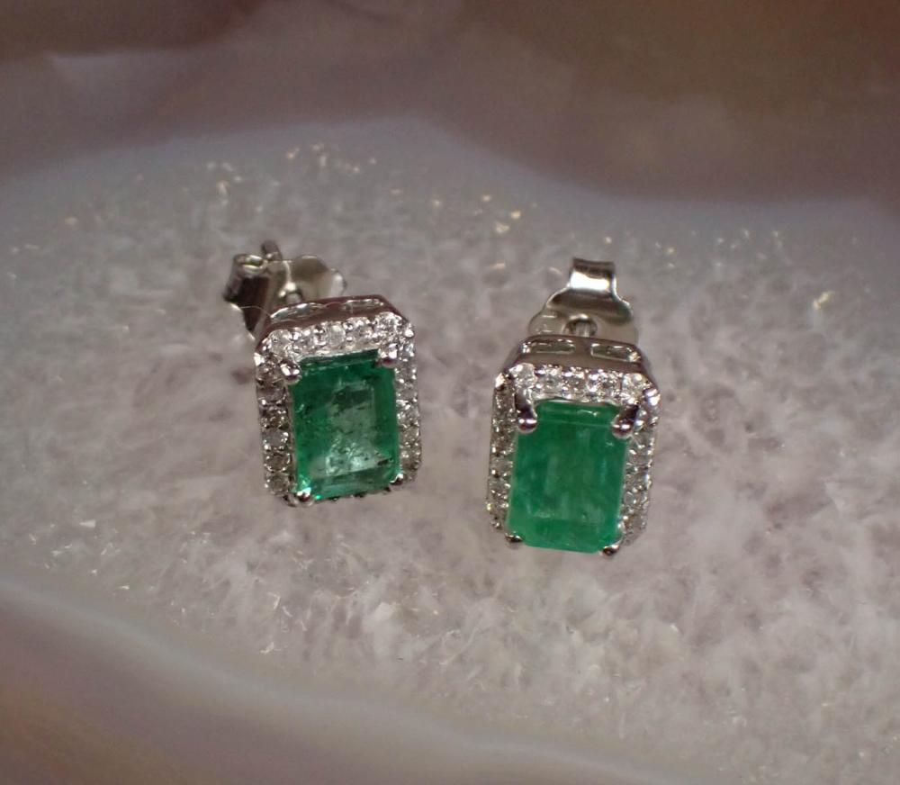PAIR OF EMERALD AND DIAMOND EAR