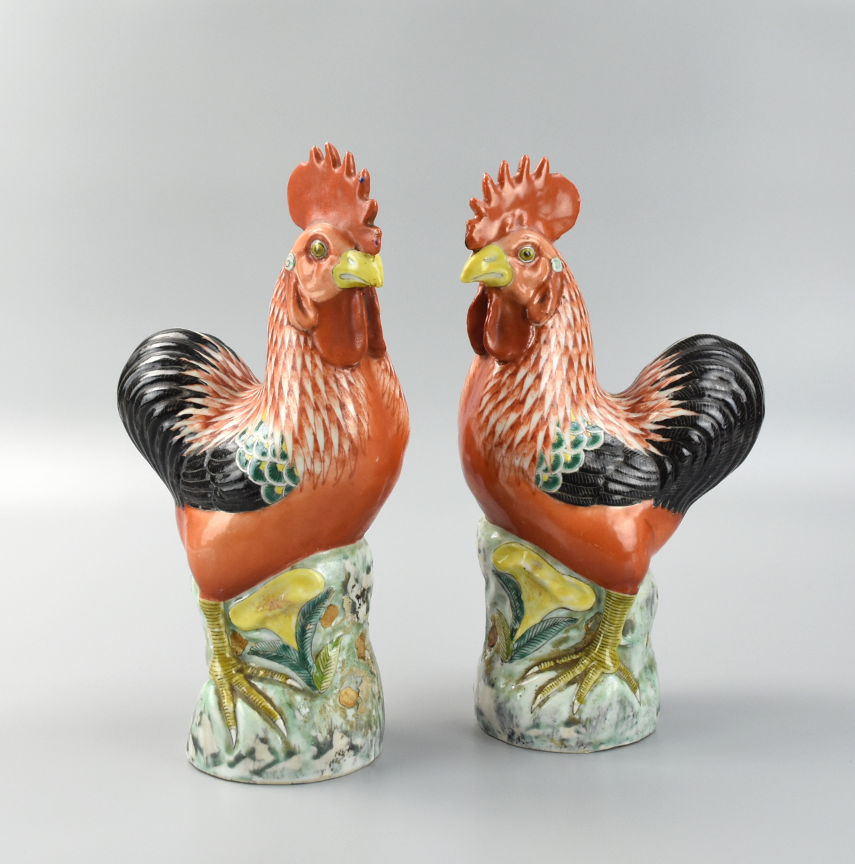 PAIR OF FAMILLE ROSE COCKEREL