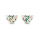 PAIR OF FAMILLE ROSE 'POMEGRAN