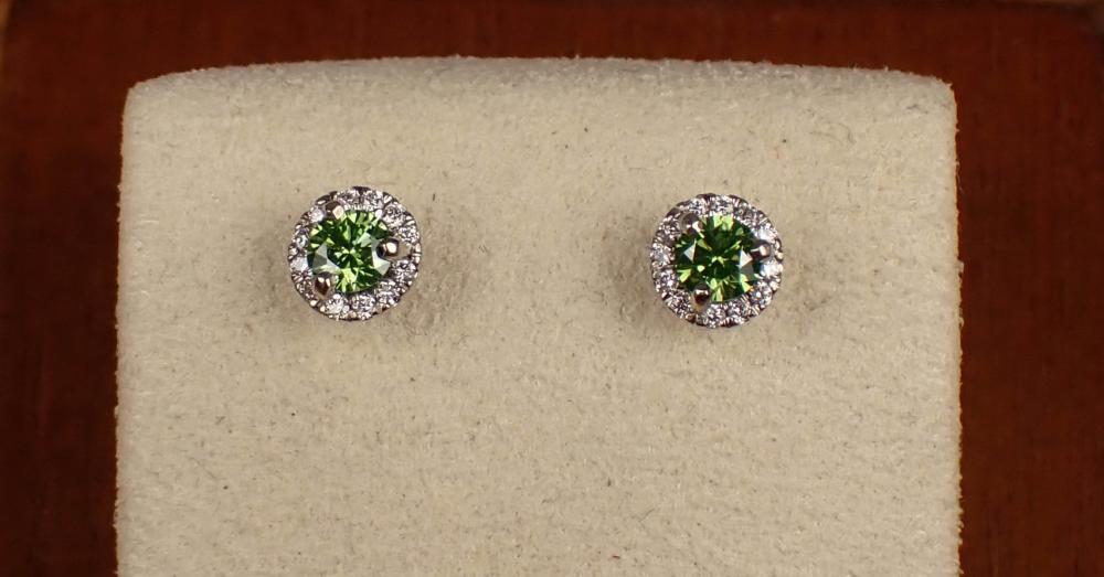 PAIR OF FANCY GREEN DIAMOND EAR
