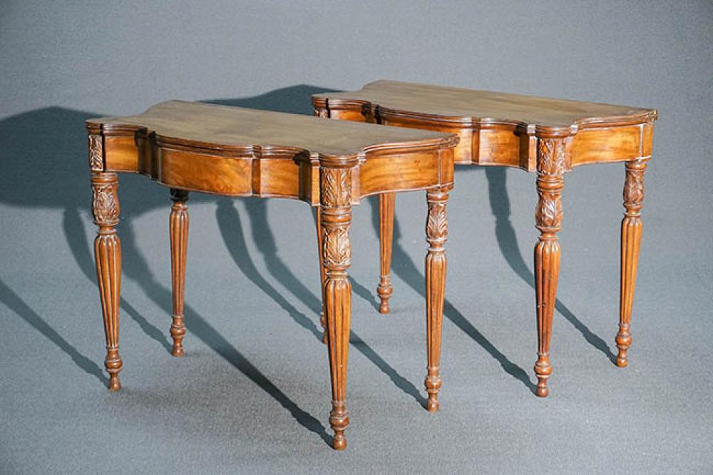 PAIR OF FEDERAL MAHOGANY SERPENTINE