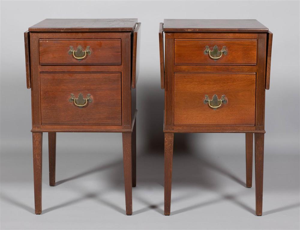 PAIR OF FEDERAL STYLE MAHOGANY DROP