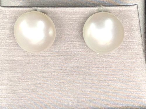 PAIR OF FINE 14MM WHITE SOUTH SEA
