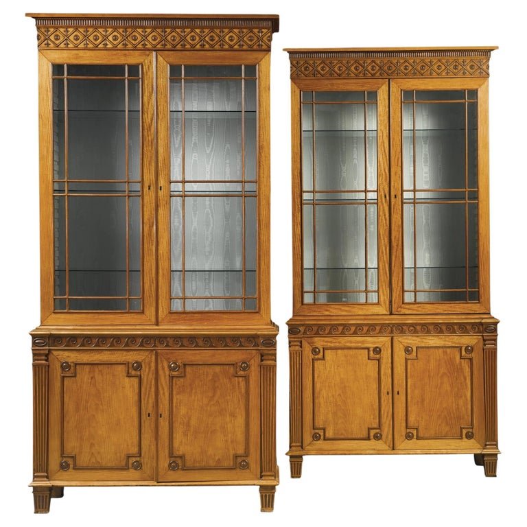 PAIR OF FINE REGENCY BOOKCASESA