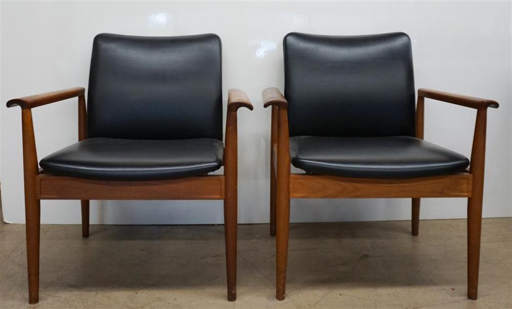 PAIR OF FINN JUHL FOR FRANCE &