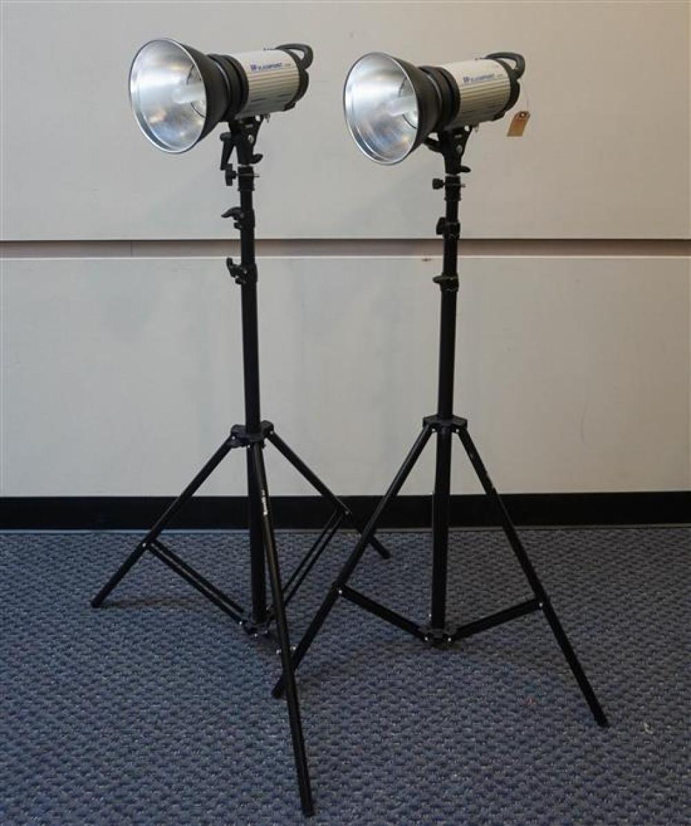 PAIR OF FLASHPOINT 320M