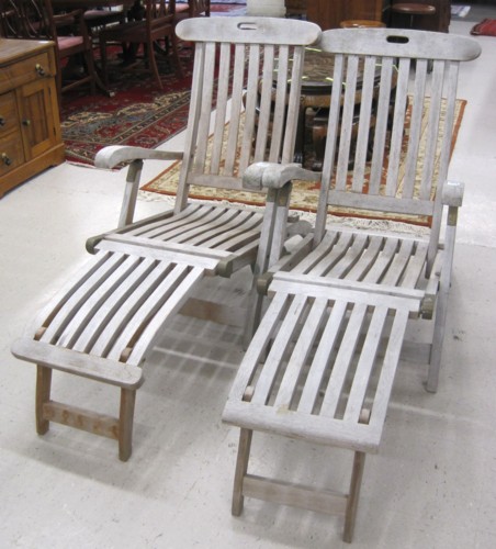 PAIR OF FOLDING LOUNGE DECK