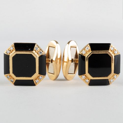 PAIR OF FRED PARIS 18K GOLD, ONYX