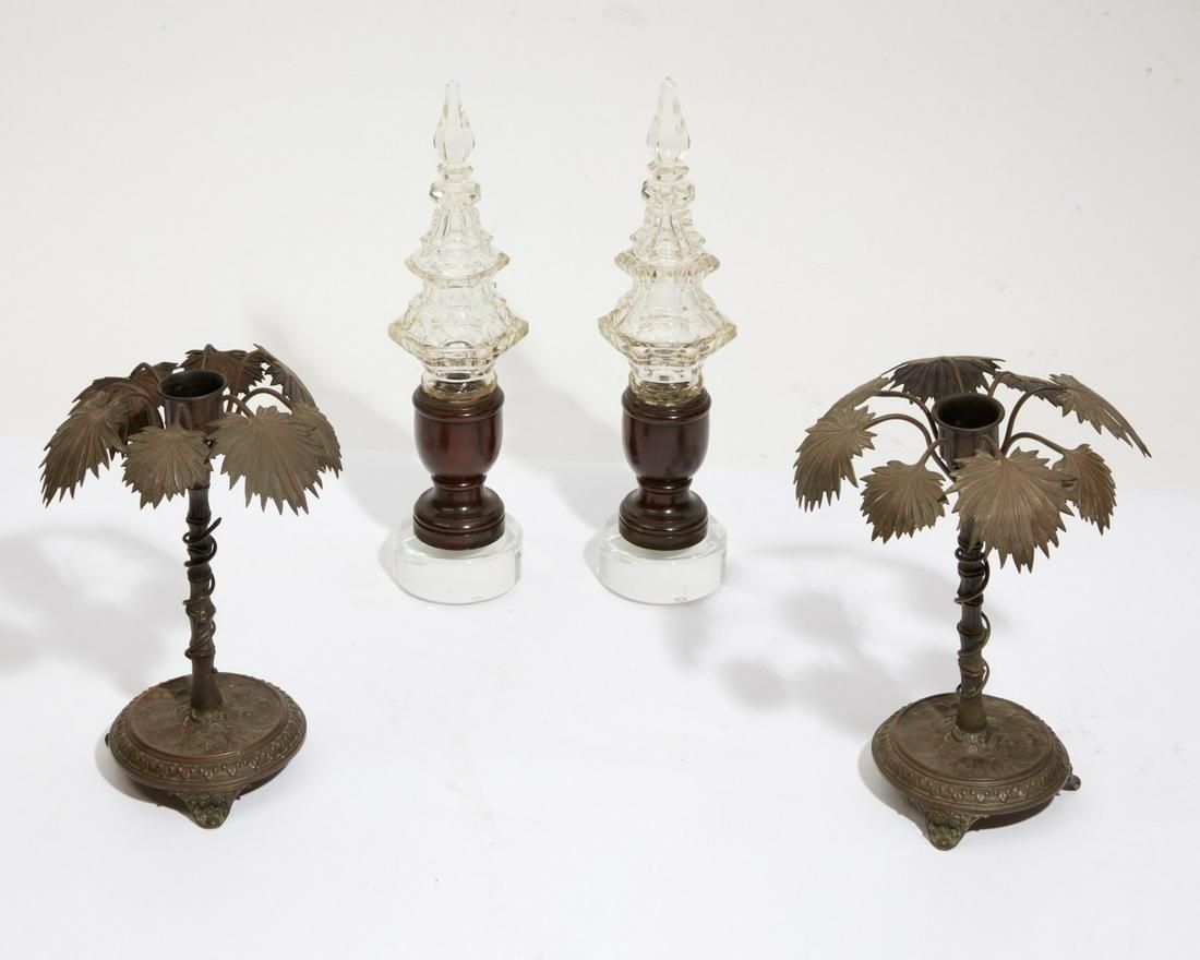 PAIR OF FRENCH GLASS FINIALSA