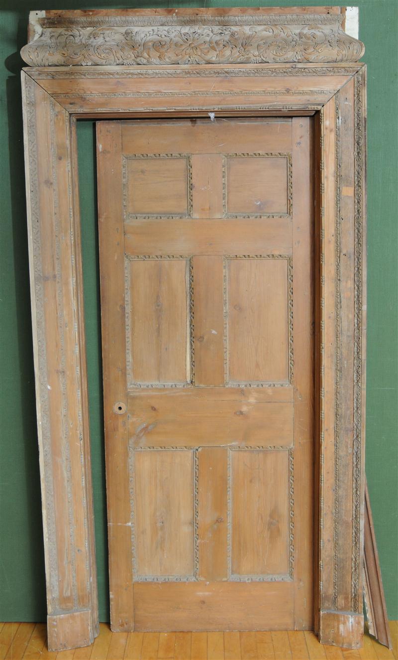 PAIR OF GEORGE II STYLE CARVED PINE