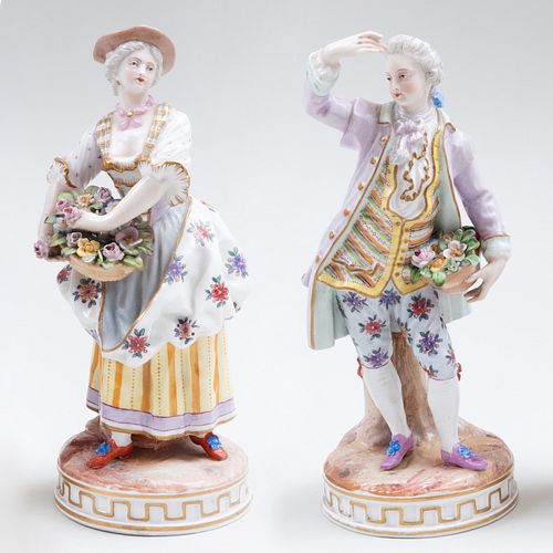 PAIR OF GERMAN PORCELAIN FIGURES OF