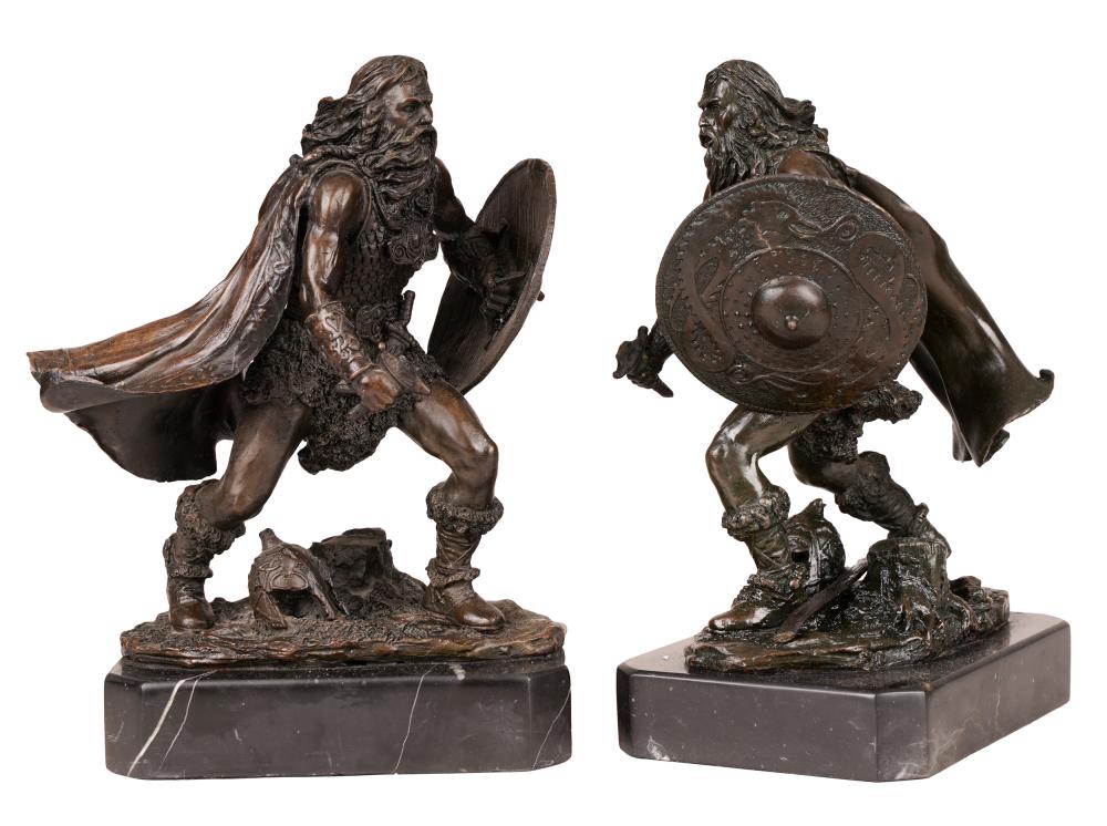 PAIR OF GLADIATOR FIGURESbronze,