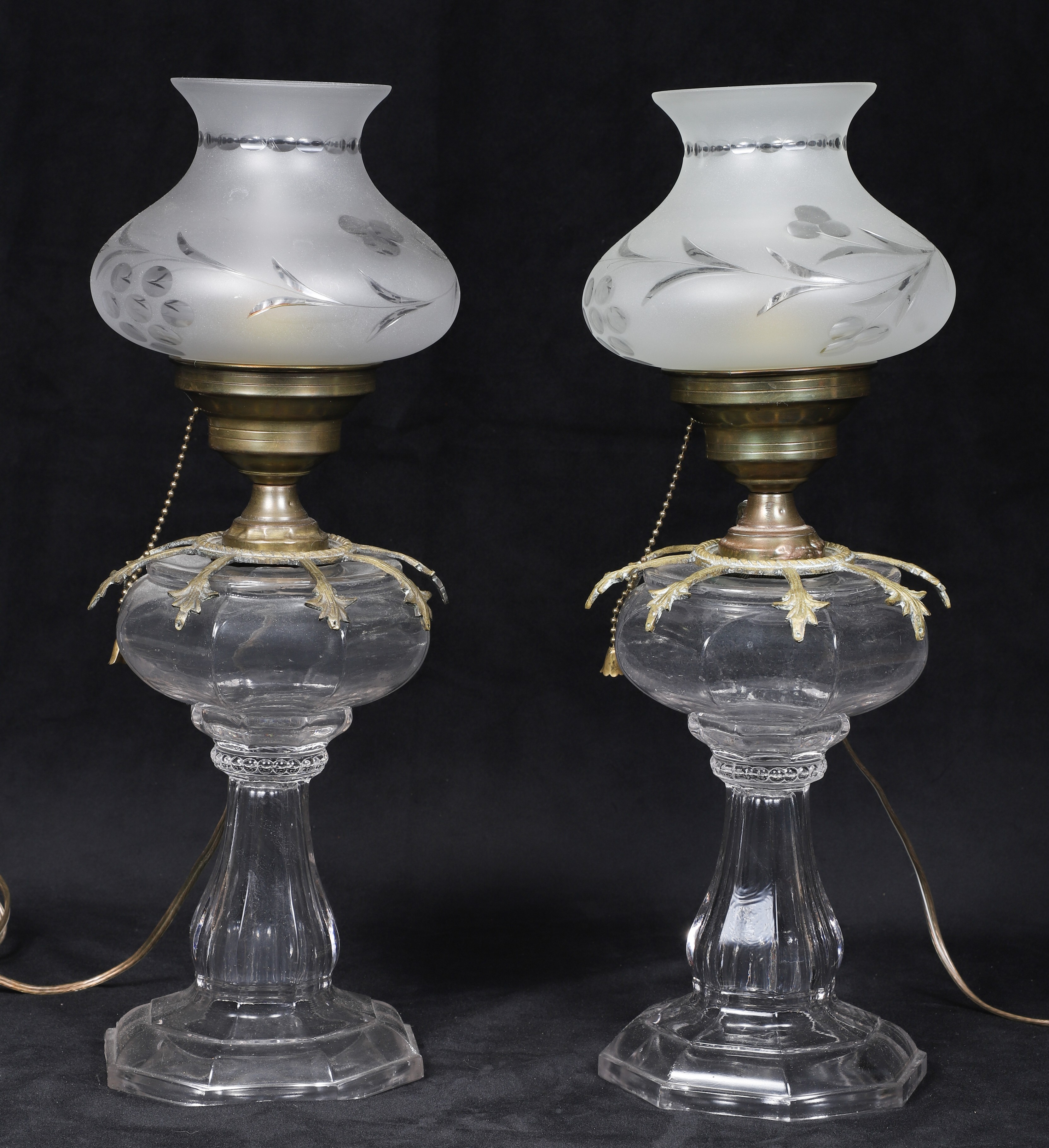 Pair of glass oil lamps, leaf