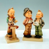 PAIR OF GOEBEL HUMMEL FIGURINE