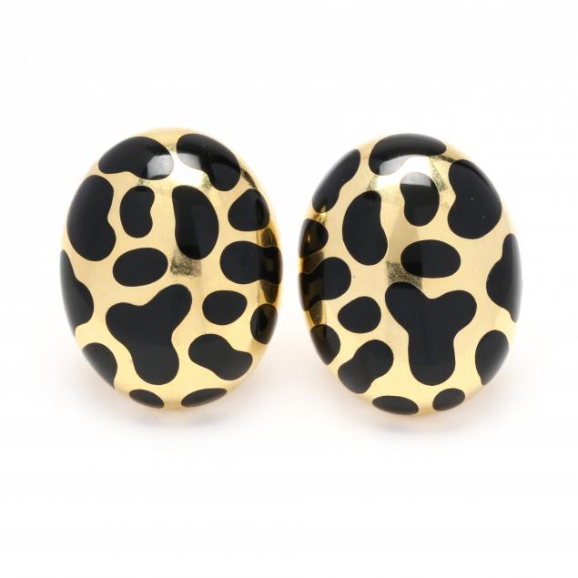 PAIR OF GOLD AND BLACK JADE