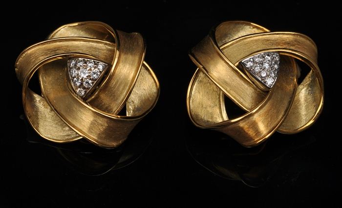 PAIR OF GOLD MOBIUS STRIP