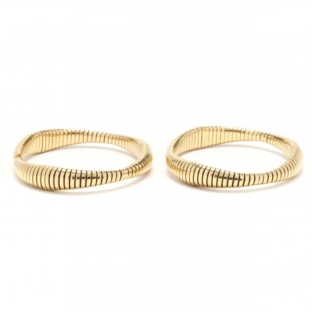 PAIR OF GOLD STRETCH COBRA