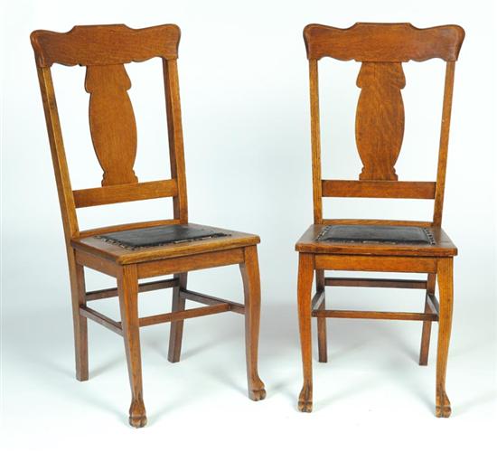 PAIR OF GOLDEN OAK ERA SIDE CHAIRS.