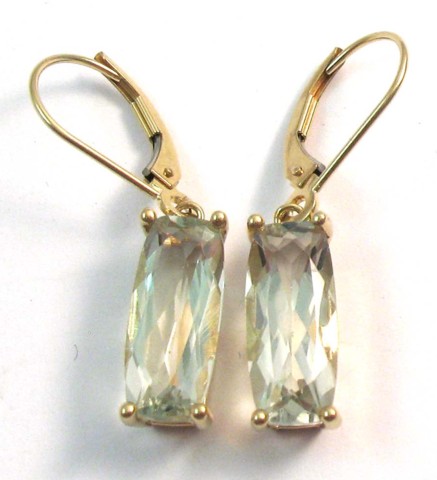 PAIR OF GREEN SCAPOLITE EARRINGS