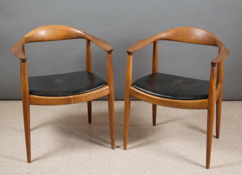 PAIR OF HANS WEGNER JH-501
