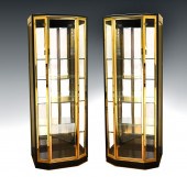 PAIR OF HENREDON LIGHTED DISPL