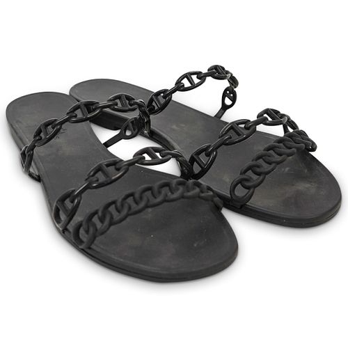 PAIR OF HERMES FLATSDESCRIPTION:
