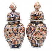PAIR OF IMARI PORCELAIN COVERE