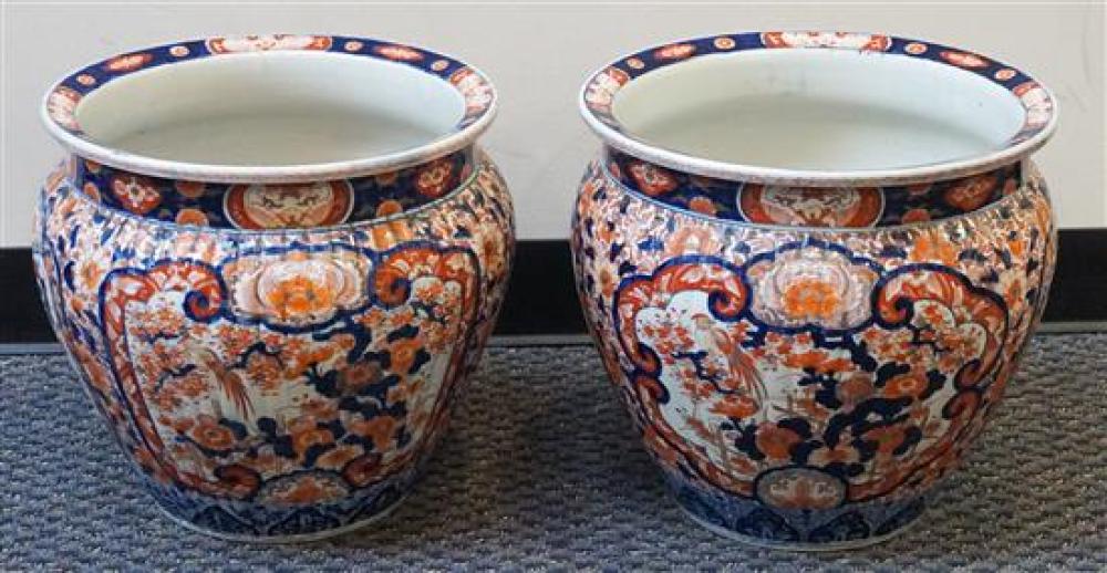 PAIR OF IMARI PORCELAIN