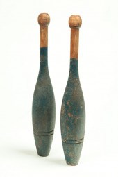 PAIR OF INDIAN OR JUGGLING CLU