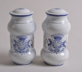 PAIR OF ITALIAN MAIOLICA BLUE