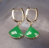 PAIR OF JADE AND FOURTEEN KARA