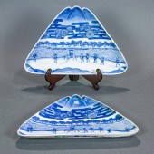 PAIR OF JAPANESE ARITA DISHES