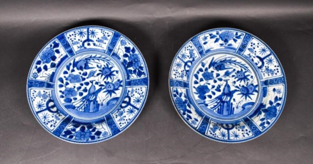 PAIR OF JAPANESE BLUE AND WHITE