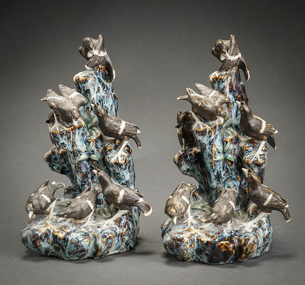 PAIR OF JAPANESE BROWN AND BLUE