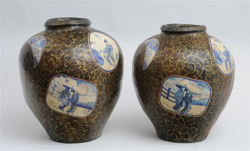 PAIR OF JAPANESE EXPORT PAPIER