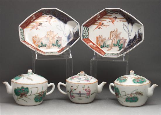 Pair of Japanese Imari porcelain