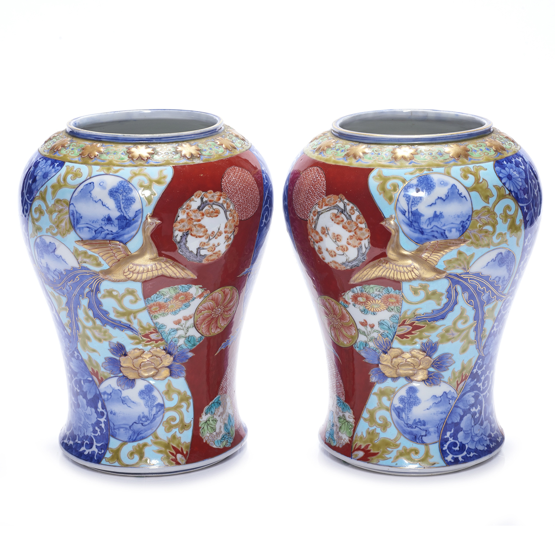 PAIR OF JAPANESE IMARI VASES Pair