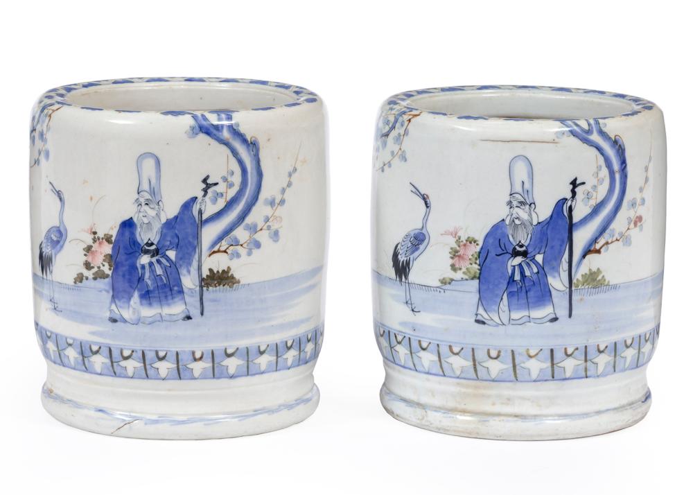 PAIR OF JAPANESE PORCELAIN