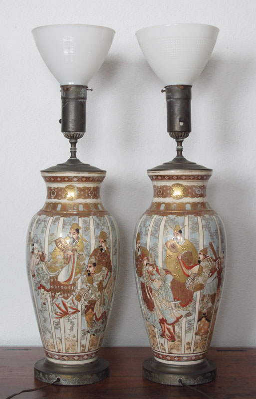 PAIR OF JAPANESE SATSUMA VASES /