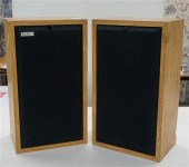PAIR OF KLH SPEAKERSPair of KL