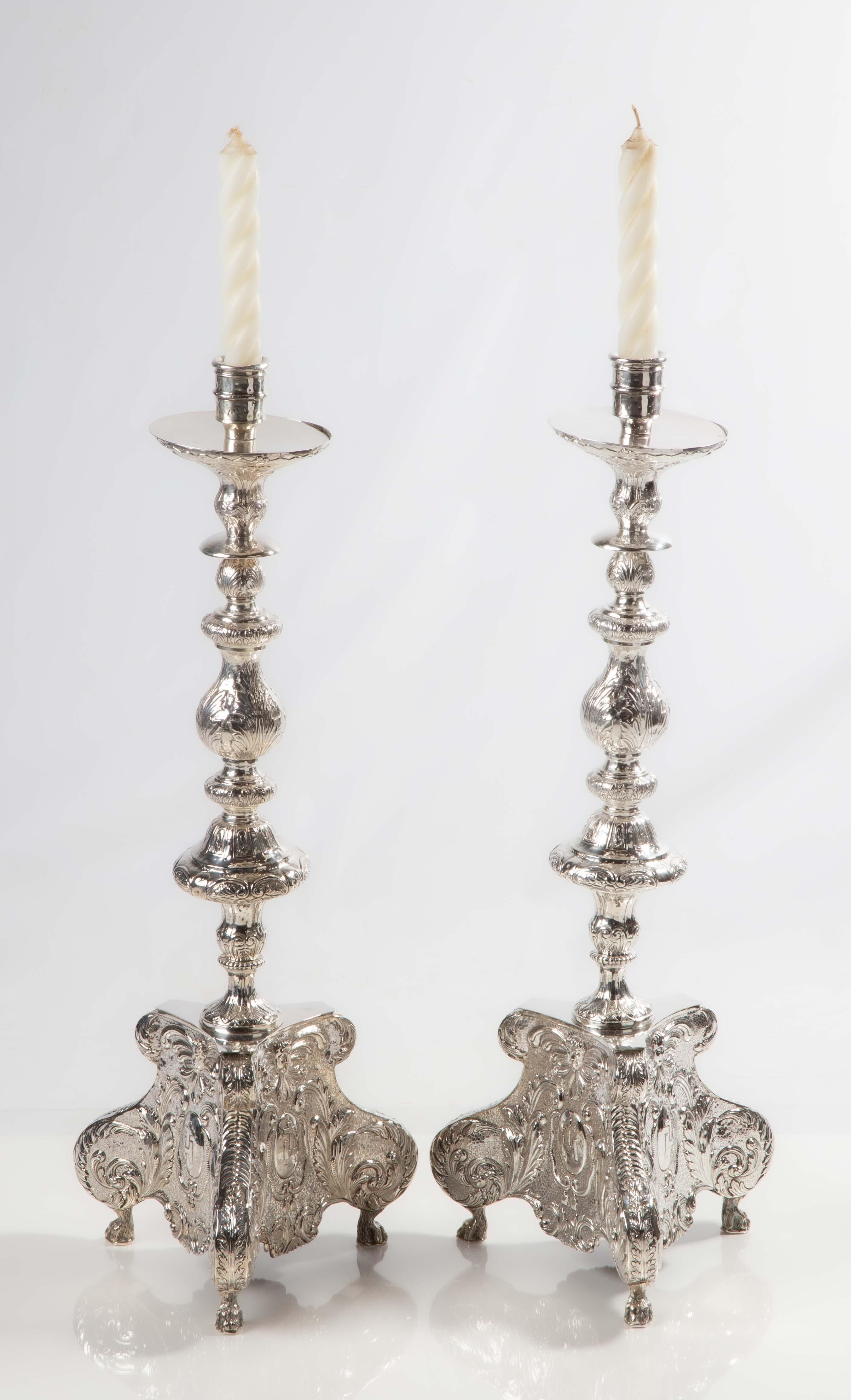 PAIR OF LARGE EARLY SPANISH OR