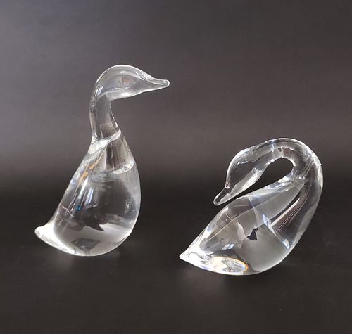 PAIR OF LLOYD ATKINS SIGNED STEUBEN