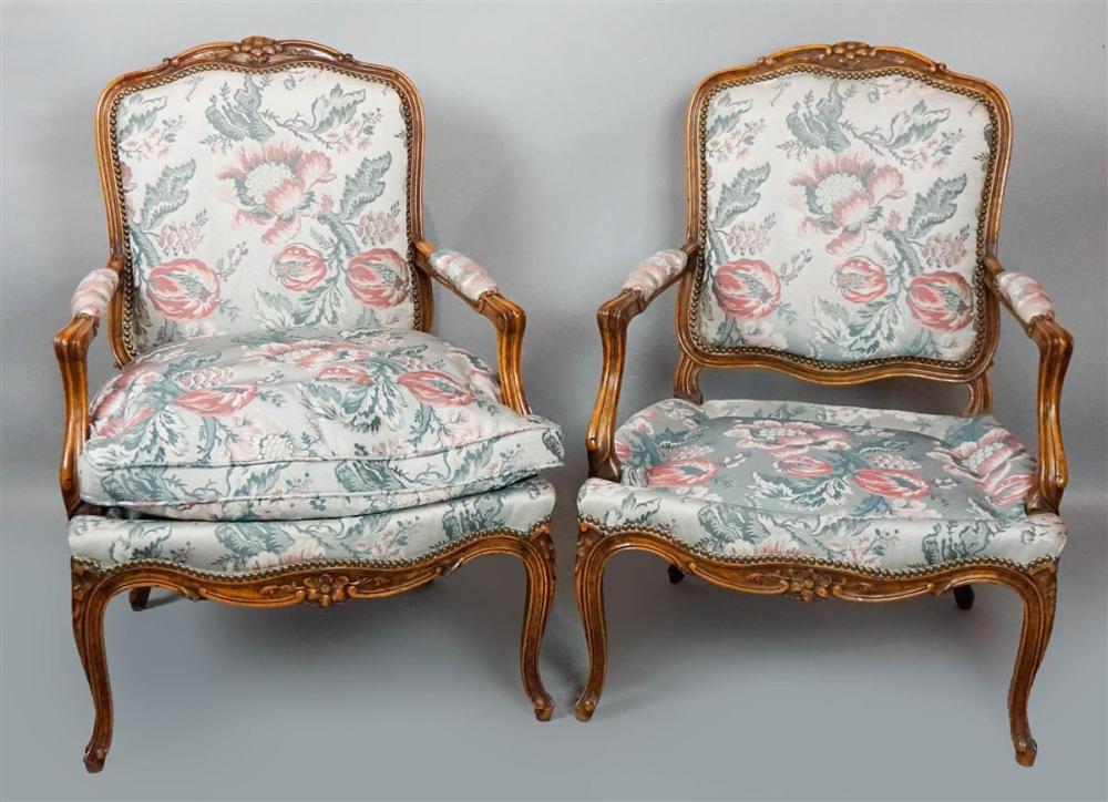 PAIR OF LOUIS XV STYLE CARVED