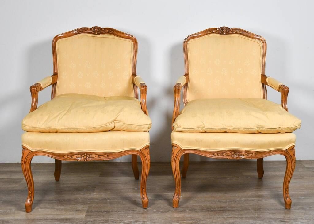 PAIR OF LOUIS XV STYLE FAUTEIL