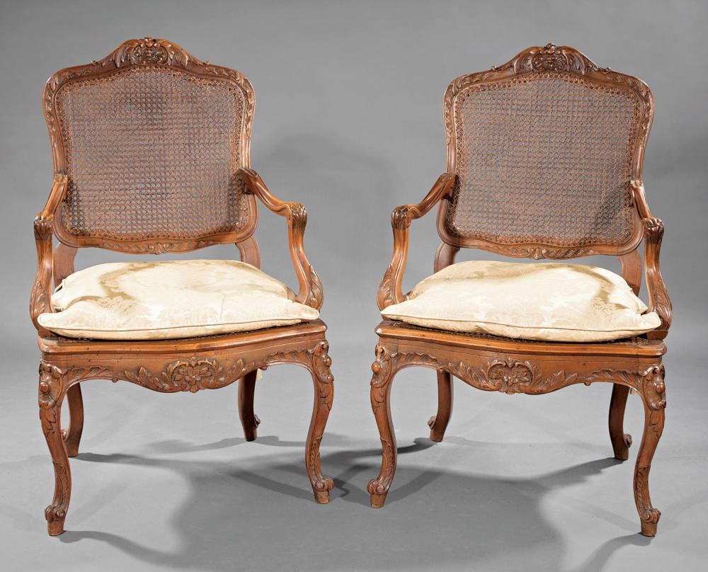 PAIR OF LOUIS XV-STYLE CARVED