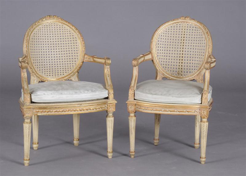 PAIR OF LOUIS XVI STYLE CARVED