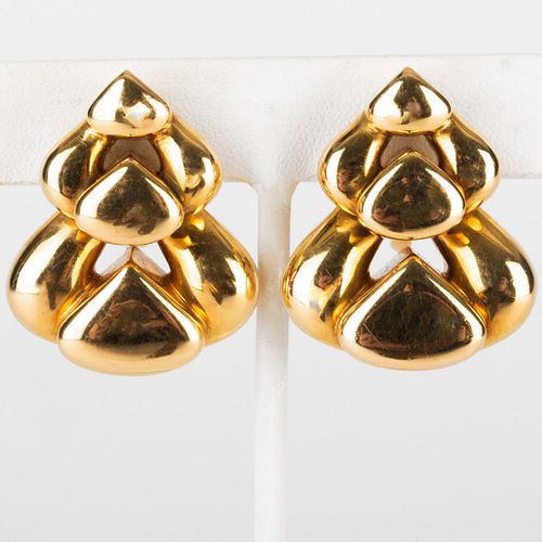 PAIR OF MARINA B 18K GOLD PENDANT